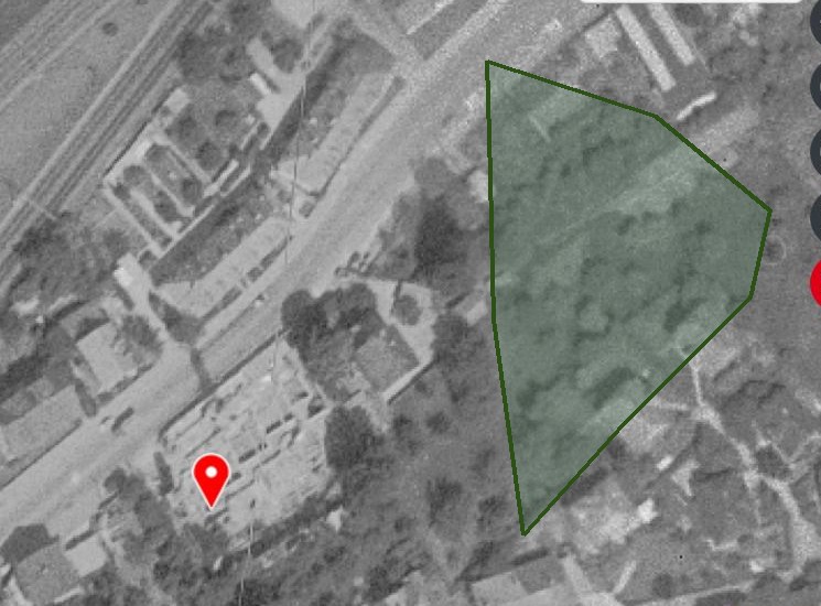 Luftbild 1975: Ersatzbau auf Nachbarparzelle, Hoole bleibt grün